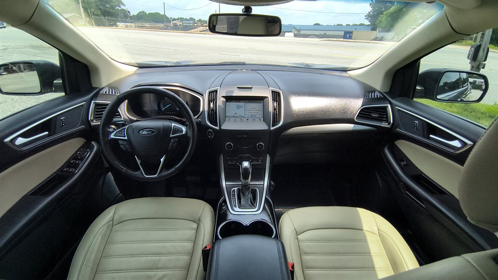 2017 Ford Edge - $11,995