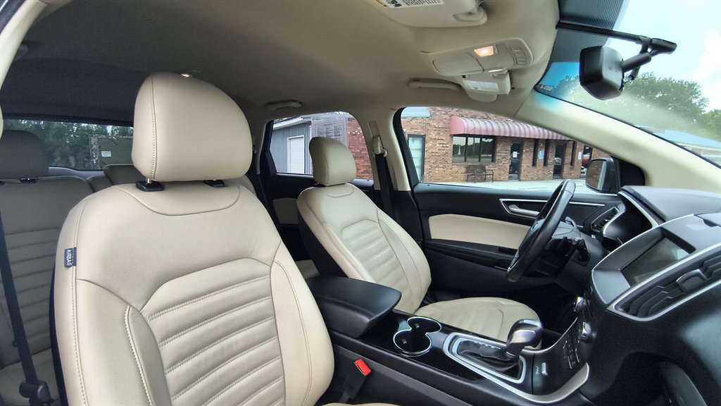 2017 Ford Edge - $11,995