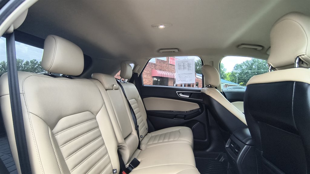 2017 Ford Edge - $11,995