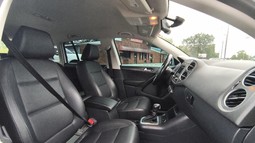 2017 Volkswagen Tiguan - $10,495