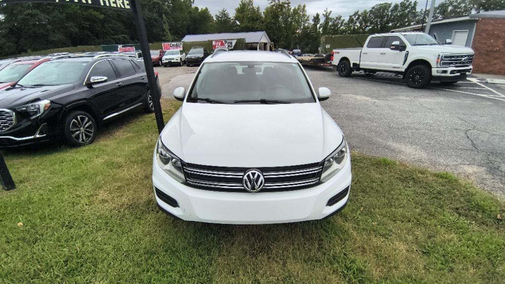 2017 Volkswagen Tiguan - $10,495