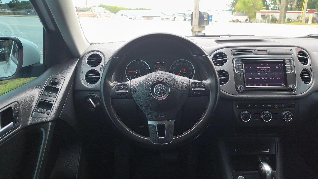 2017 Volkswagen Tiguan - $10,495