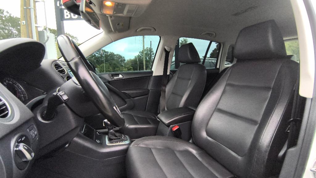 2017 Volkswagen Tiguan - $10,495