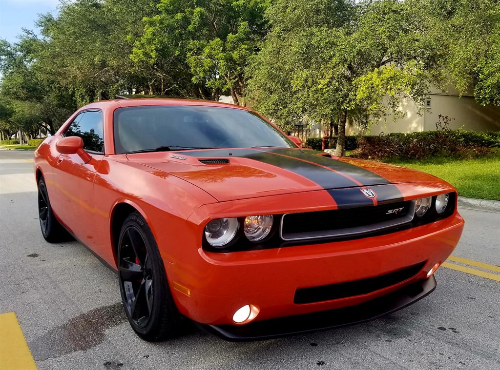 2009 Dodge Challenger SRT8 photo