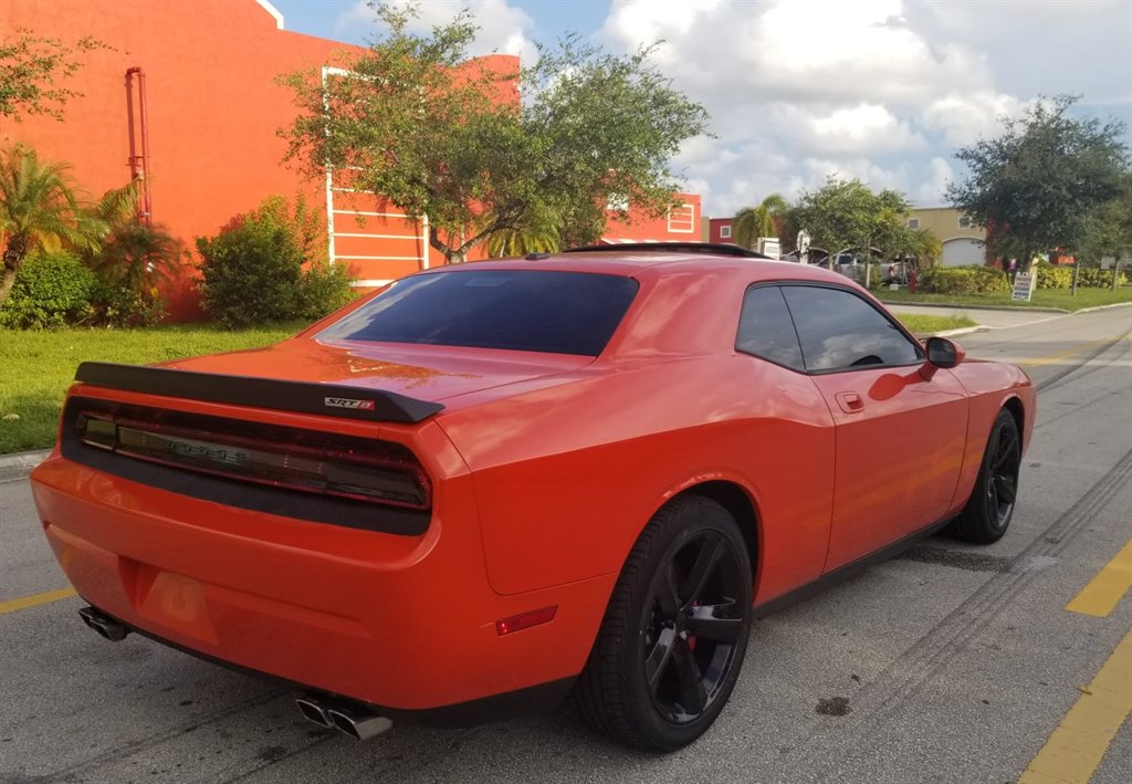 2009 Dodge Challenger SRT8 photo