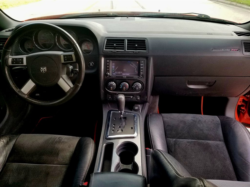 2009 Dodge Challenger SRT8 photo