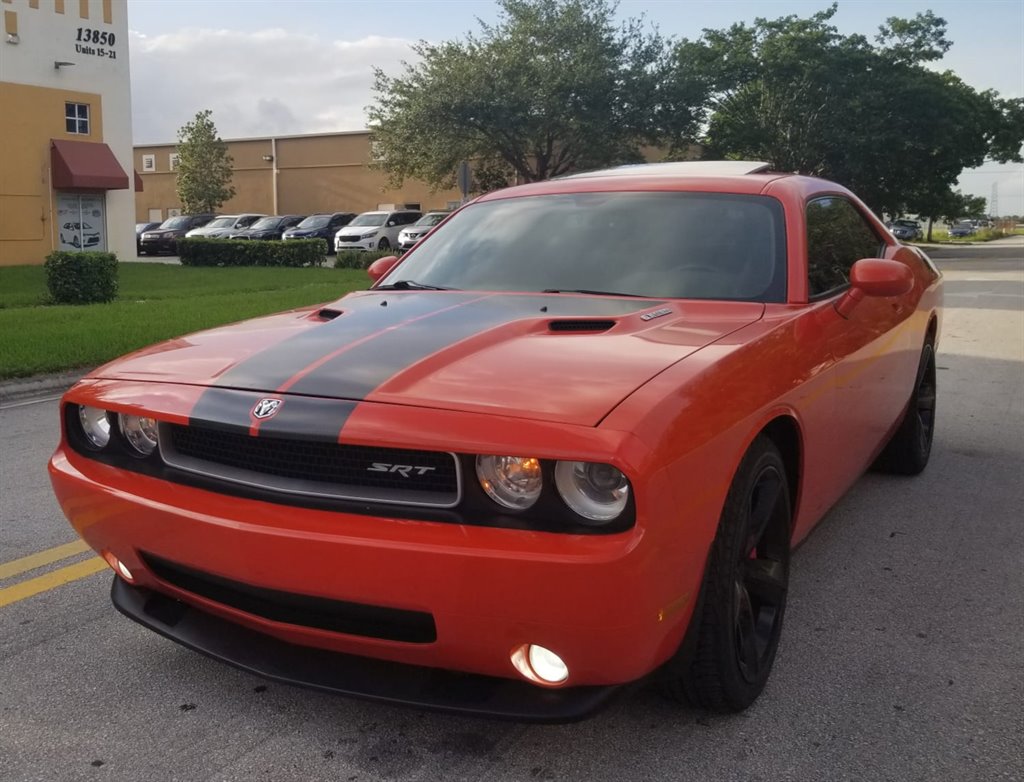 2009 Dodge Challenger SRT8 photo