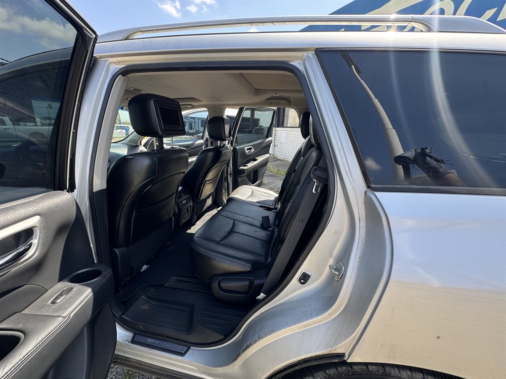 2014 Nissan Pathfinder - $12,995