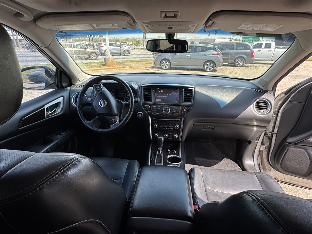 2014 Nissan Pathfinder - $12,995