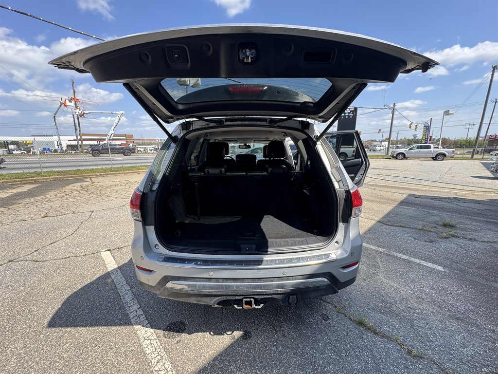 2014 Nissan Pathfinder - $12,995