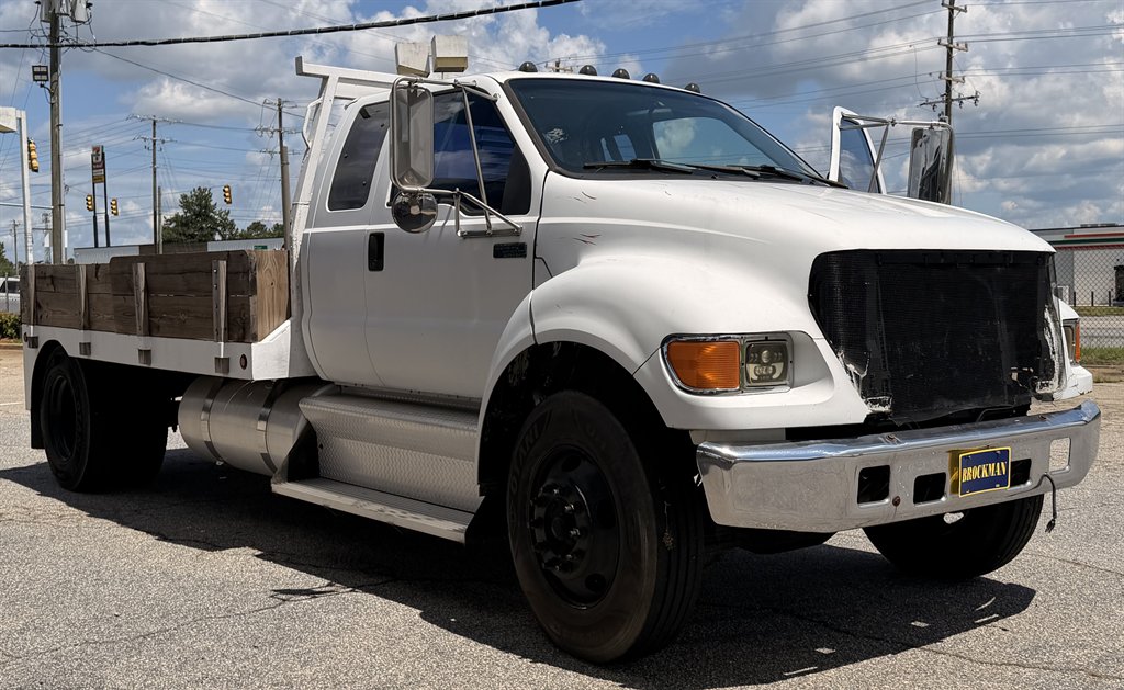 2000 Ford F-650 - $15,995