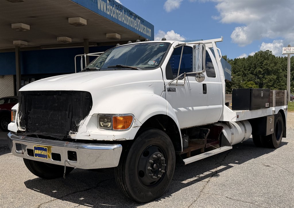 2000 Ford F-650 - $15,995