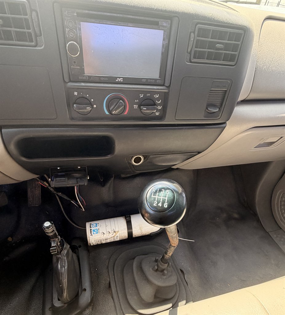 2000 Ford F-650 - $15,995