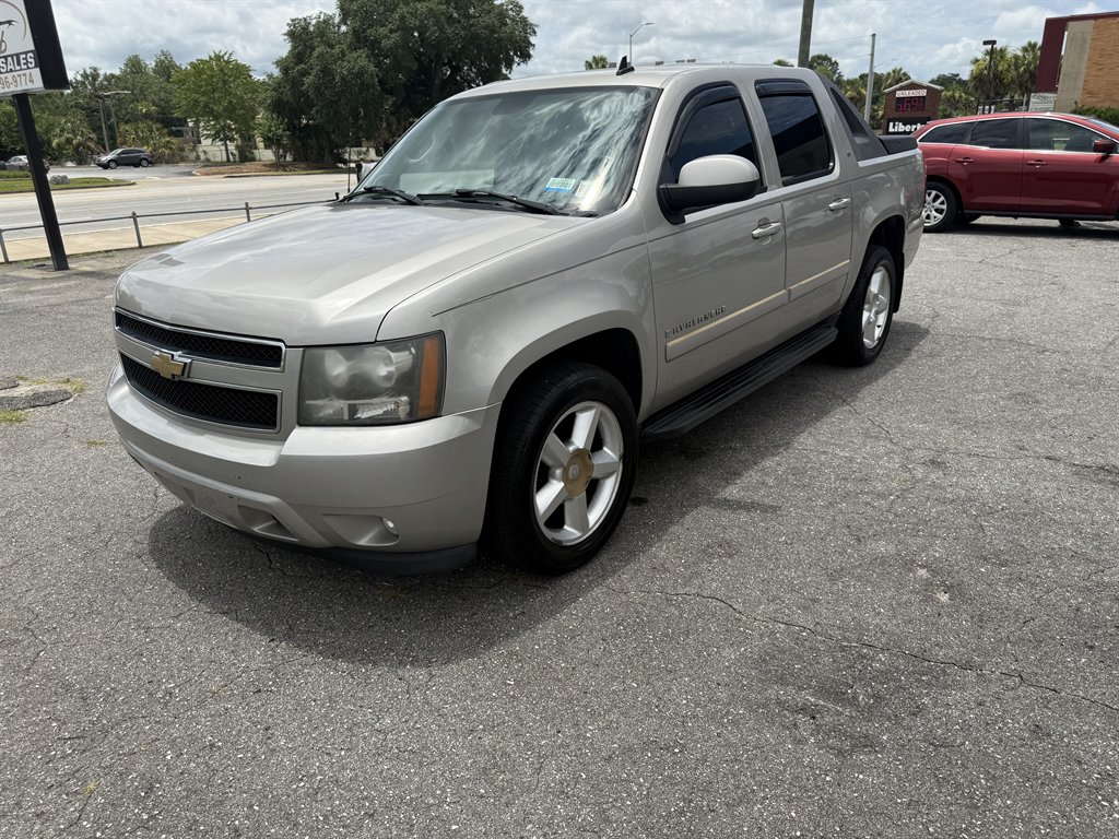 2008 Chevrolet Avalanche - $6,500