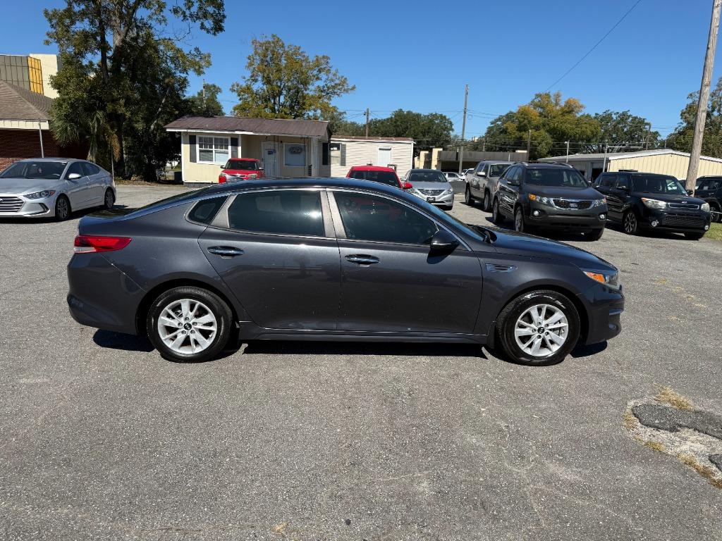 2017 Kia Optima - $6,299