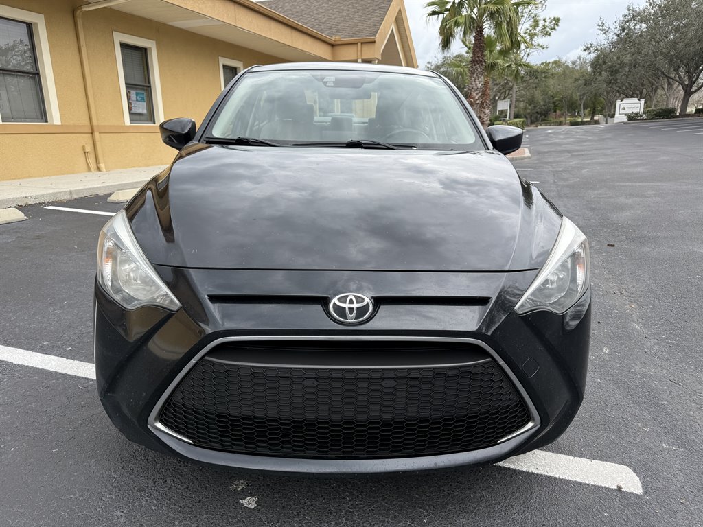 2019 Toyota Yaris L photo