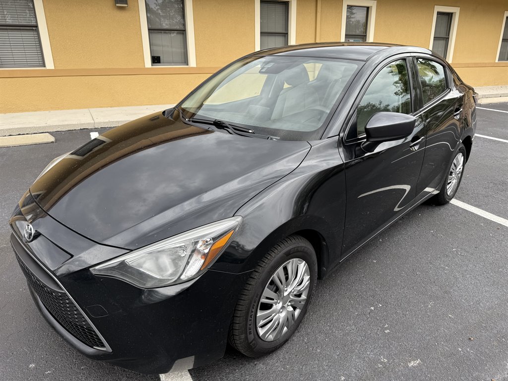 2019 Toyota Yaris L photo