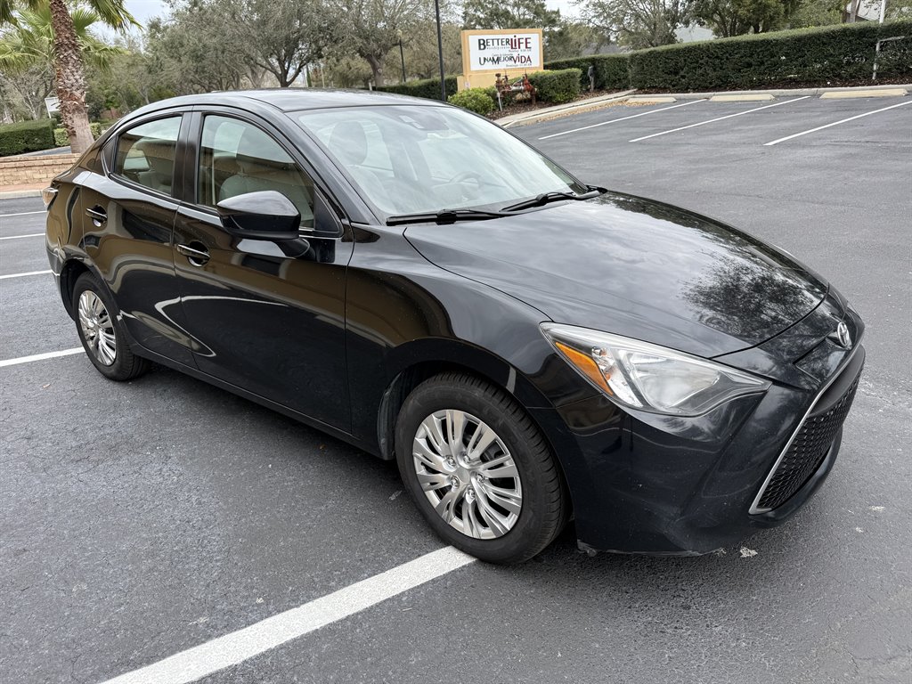 2019 Toyota Yaris L photo