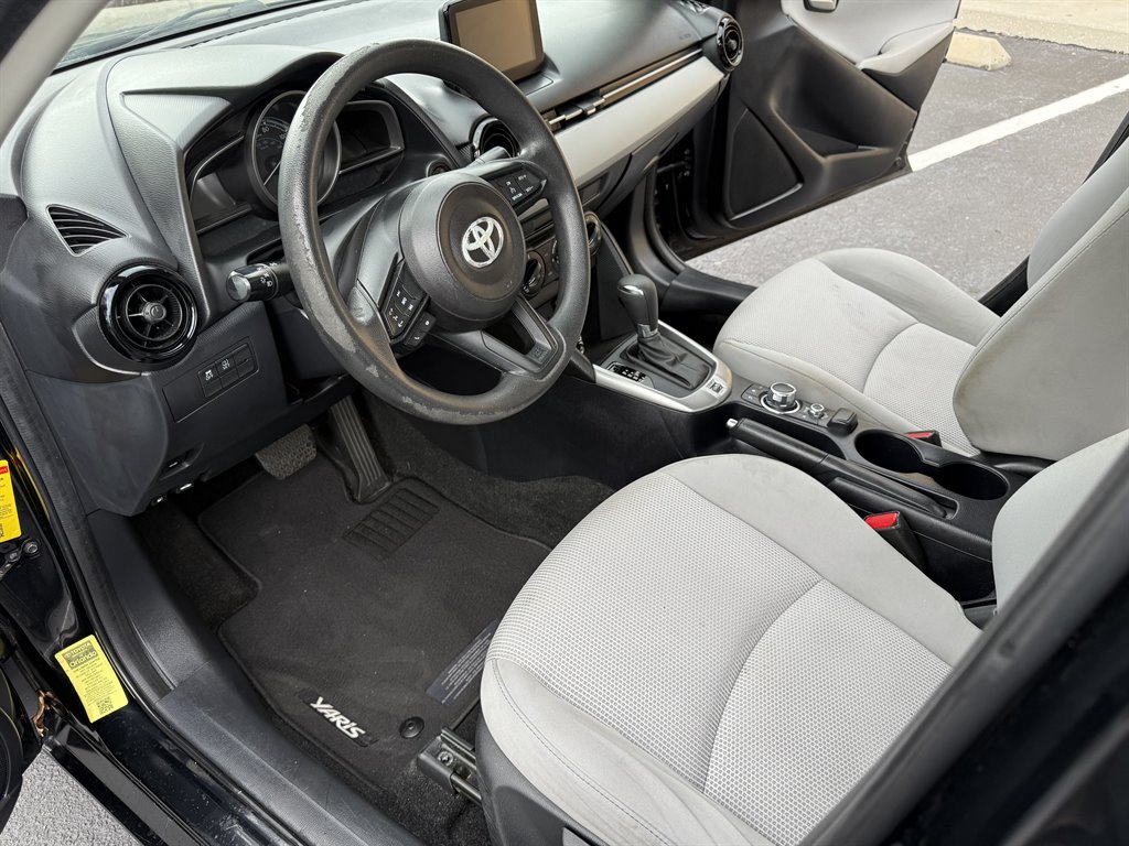 2019 Toyota Yaris L photo