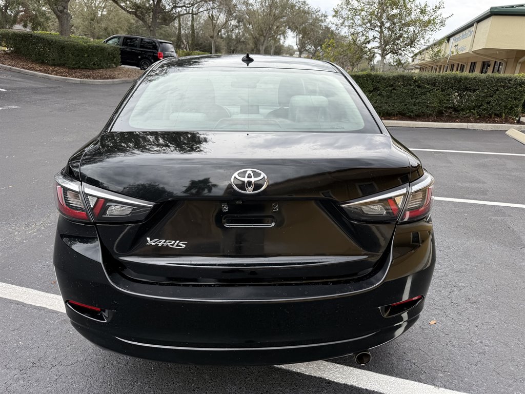 2019 Toyota Yaris L photo