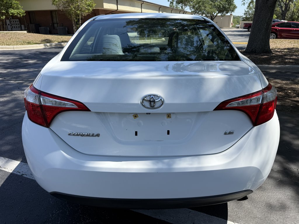 2015 Toyota Corolla LE photo