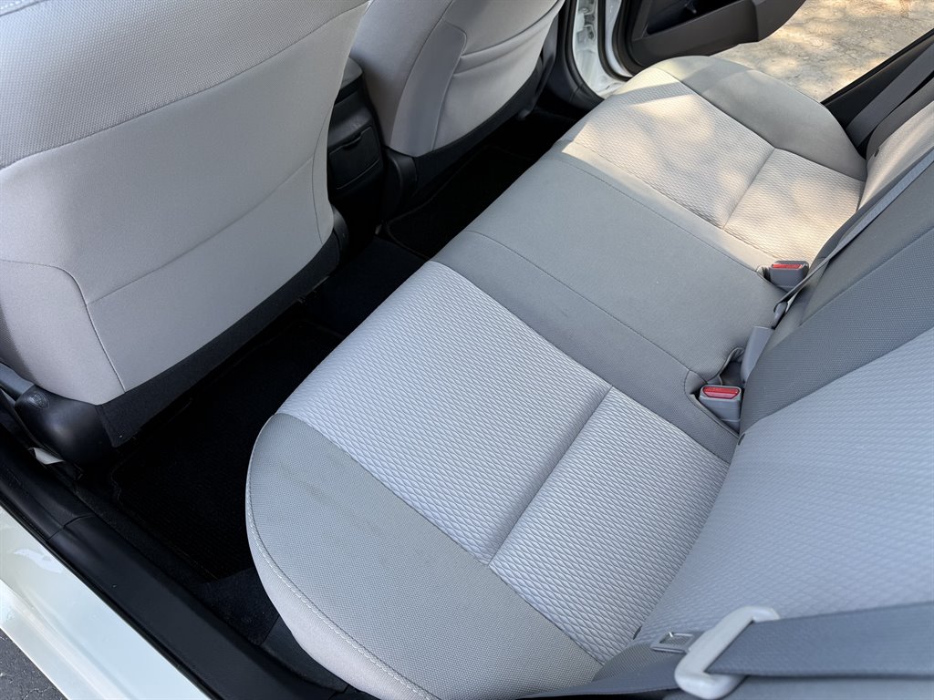 2015 Toyota Corolla LE photo