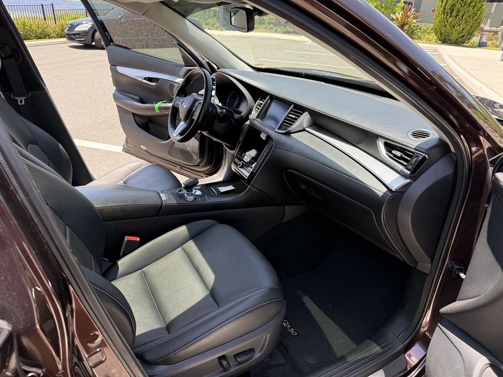 2020 Infiniti QX50 Luxe photo