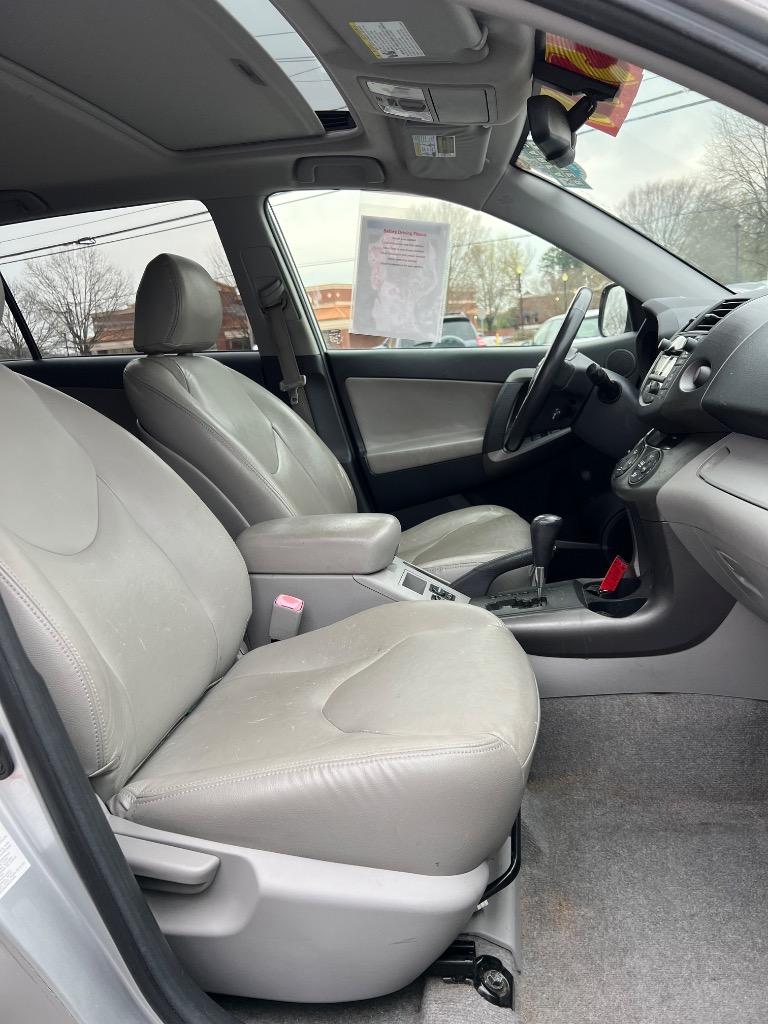 2009 Toyota RAV4 Limited photo