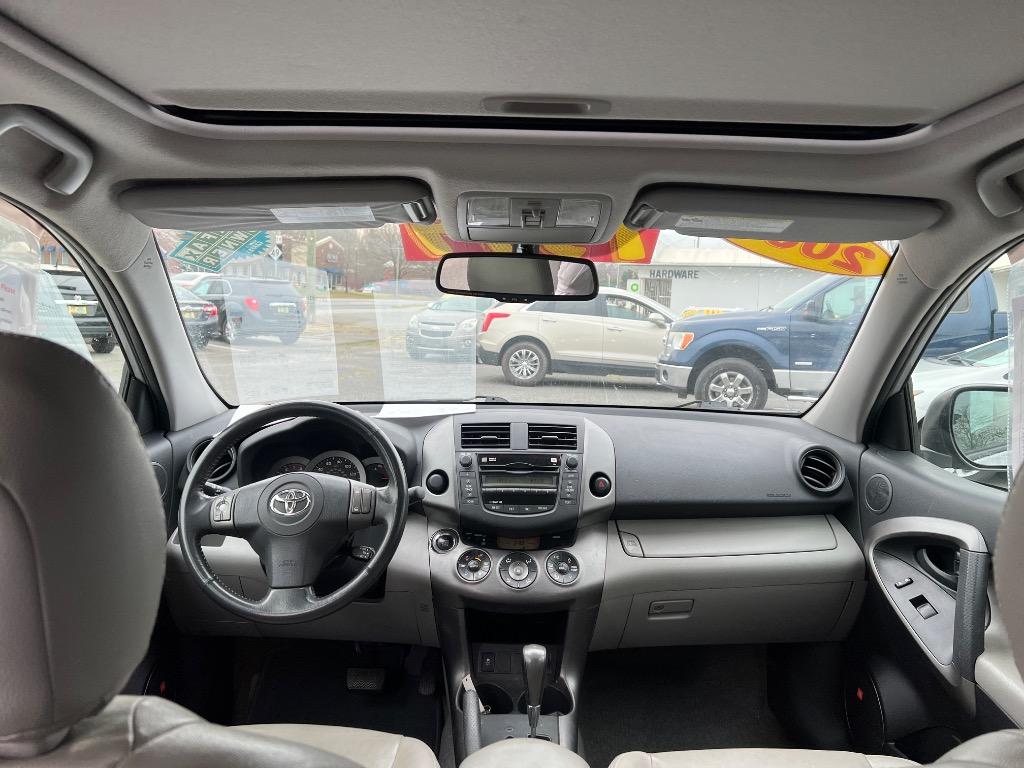 2009 Toyota RAV4 Limited photo
