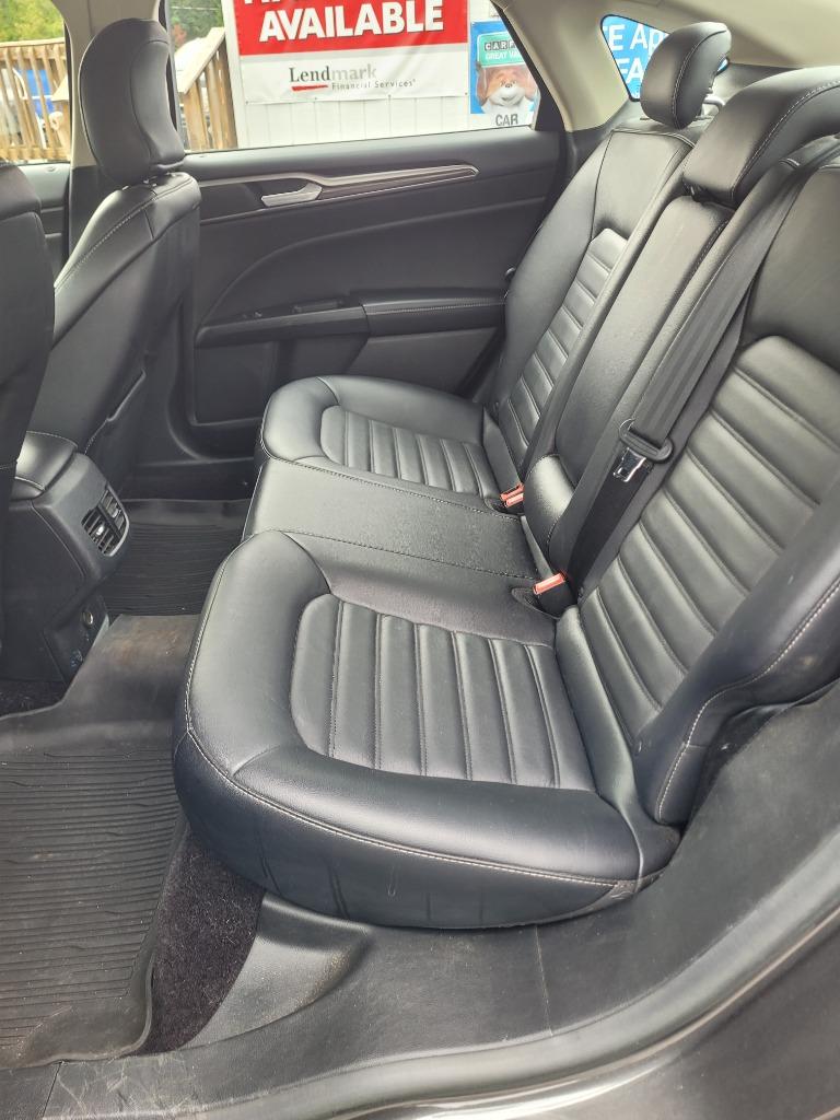 2017 Ford Fusion SE photo