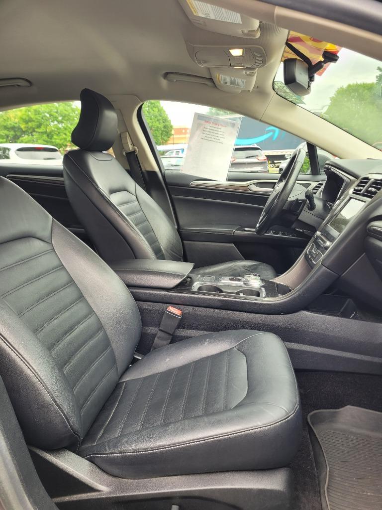 2017 Ford Fusion SE photo