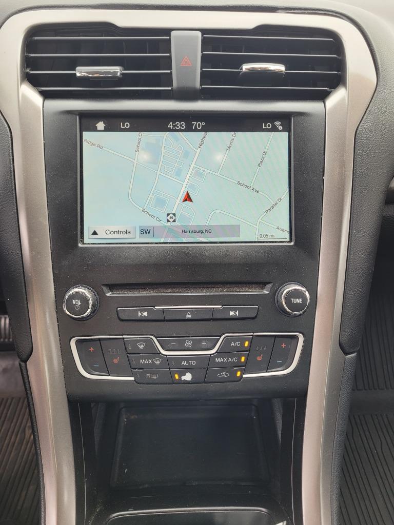 2017 Ford Fusion SE photo