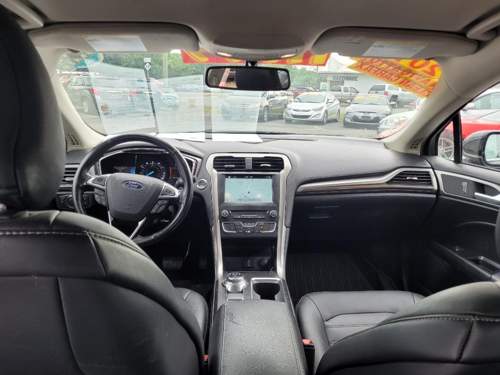 2017 Ford Fusion SE photo