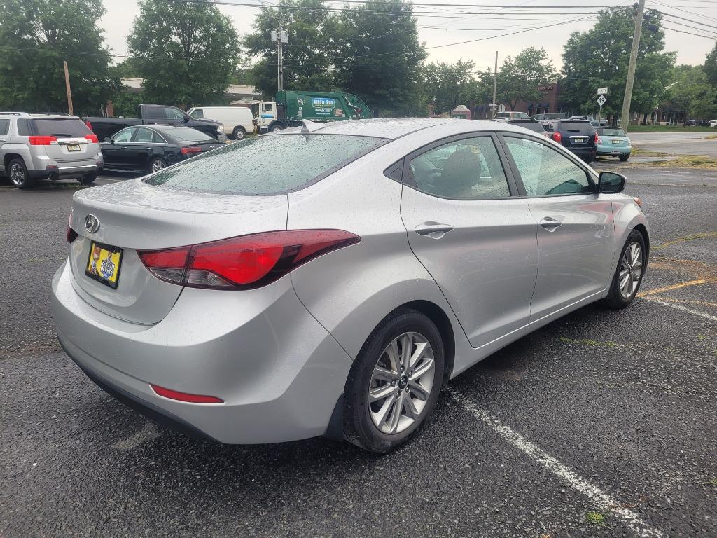2016 Hyundai Elantra SE photo