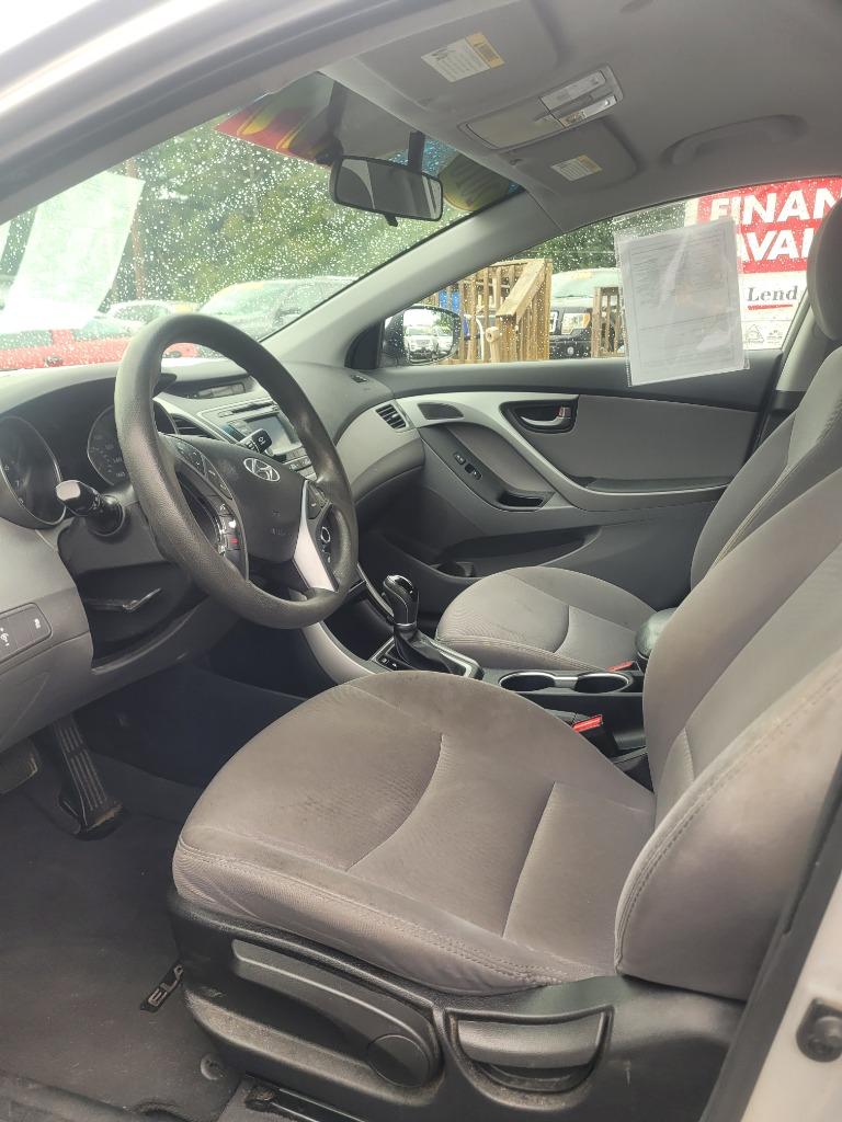 2016 Hyundai Elantra SE photo