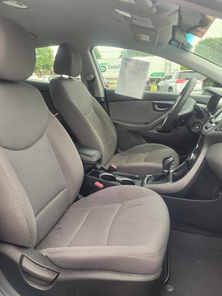 2016 Hyundai Elantra SE photo