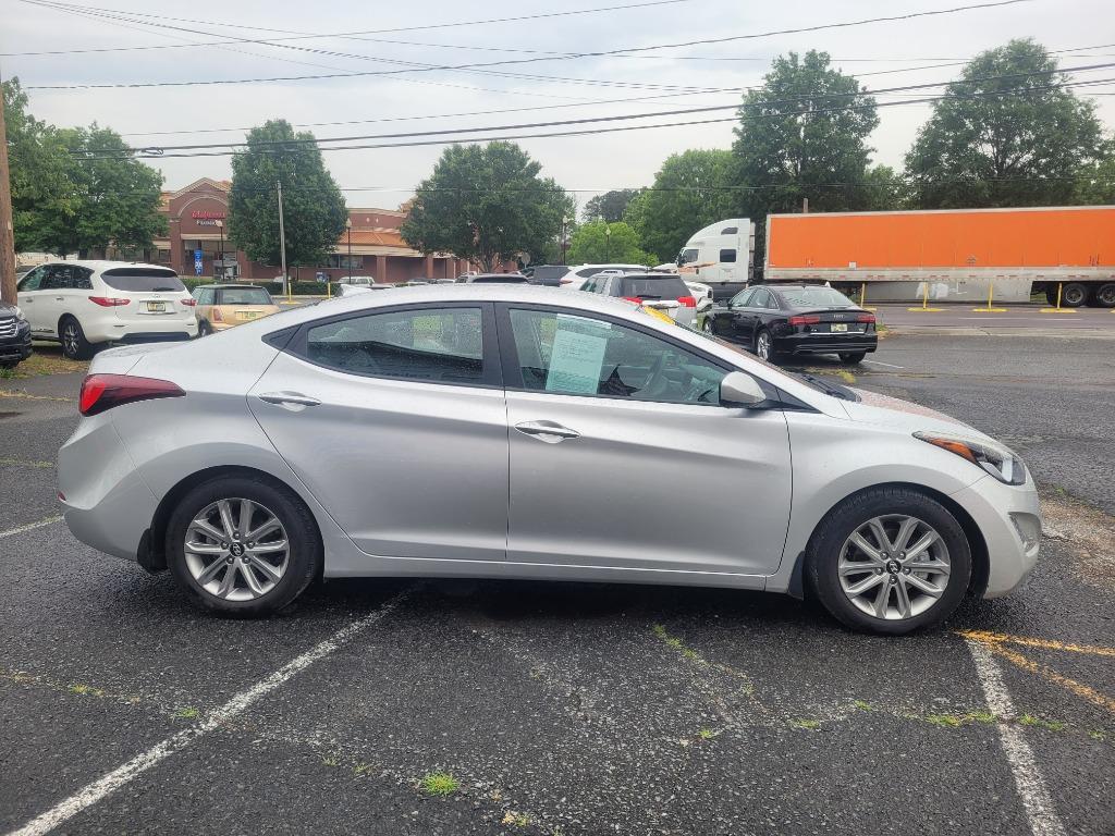 2016 Hyundai Elantra SE photo