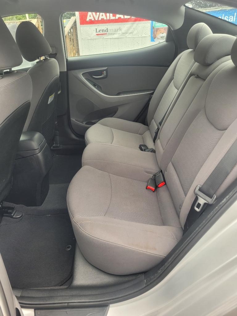 2016 Hyundai Elantra SE photo