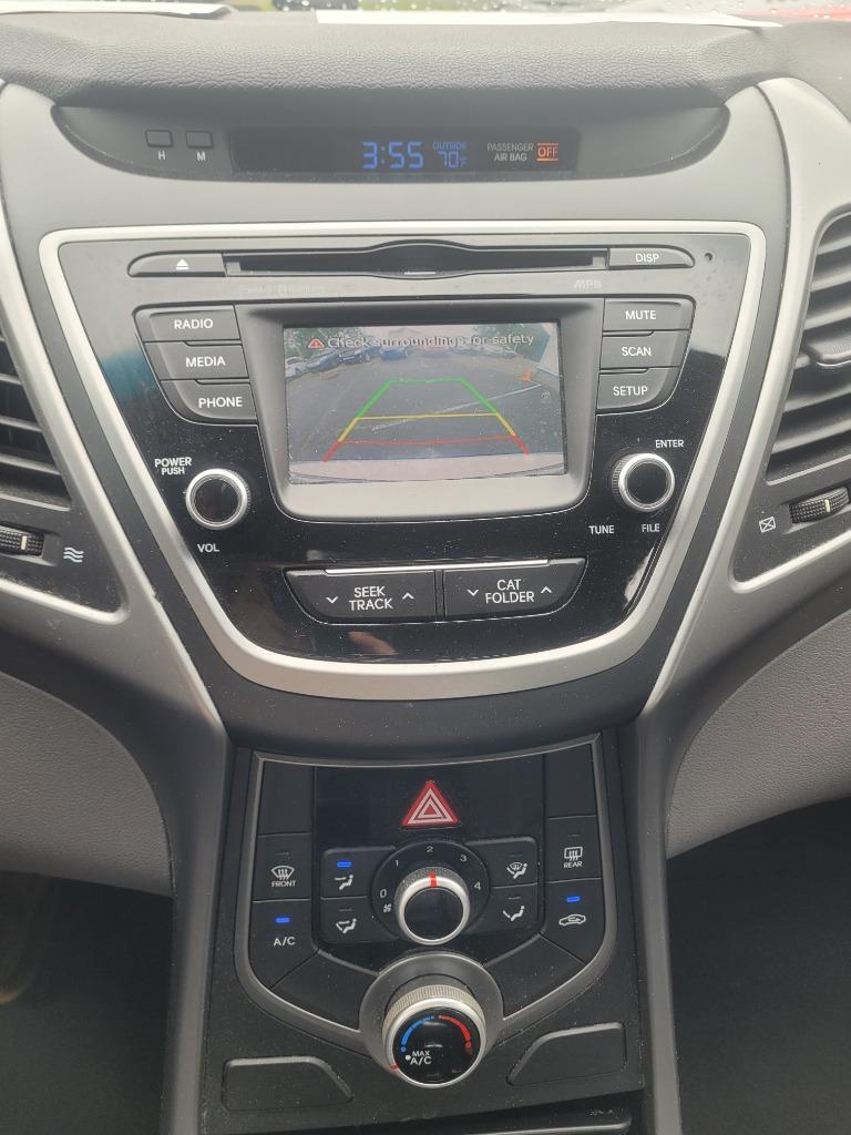 2016 Hyundai Elantra SE photo