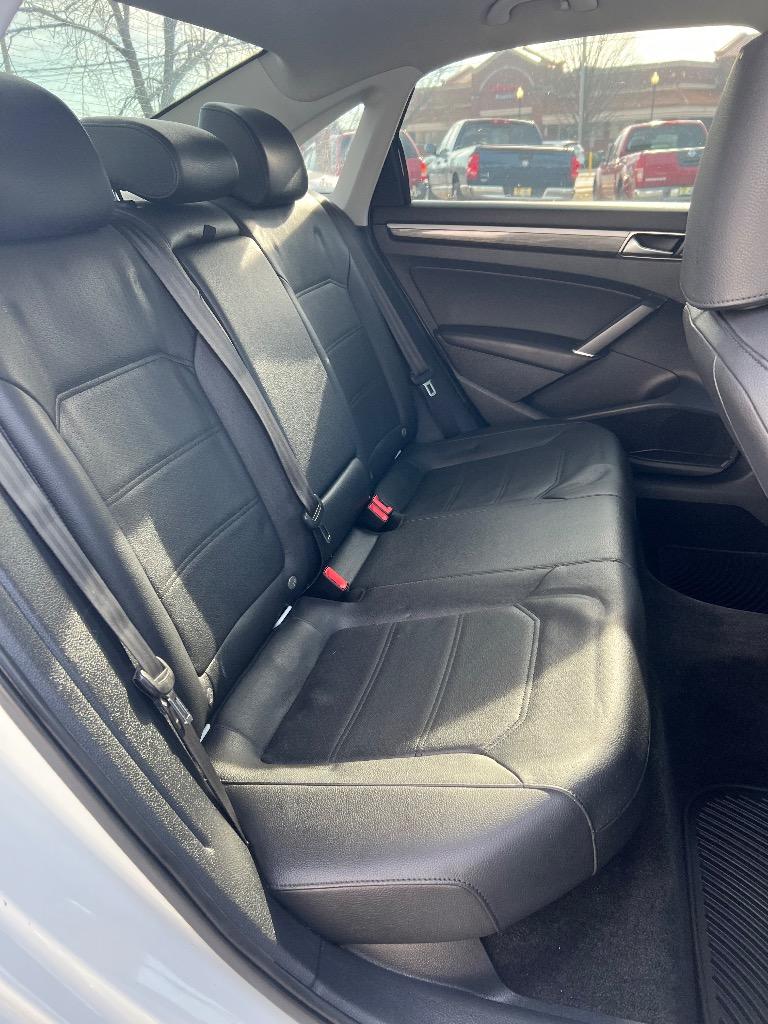 2017 Volkswagen Passat - $8,999