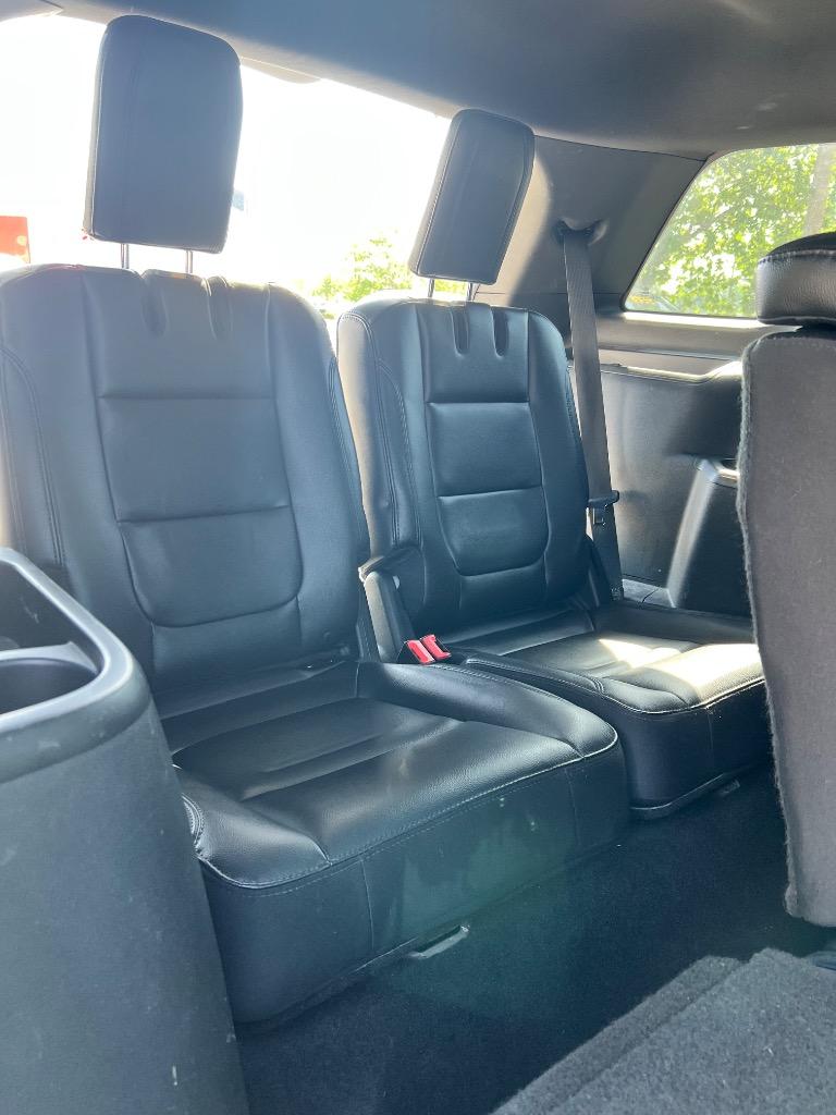 2016 Ford Explorer - $10,999