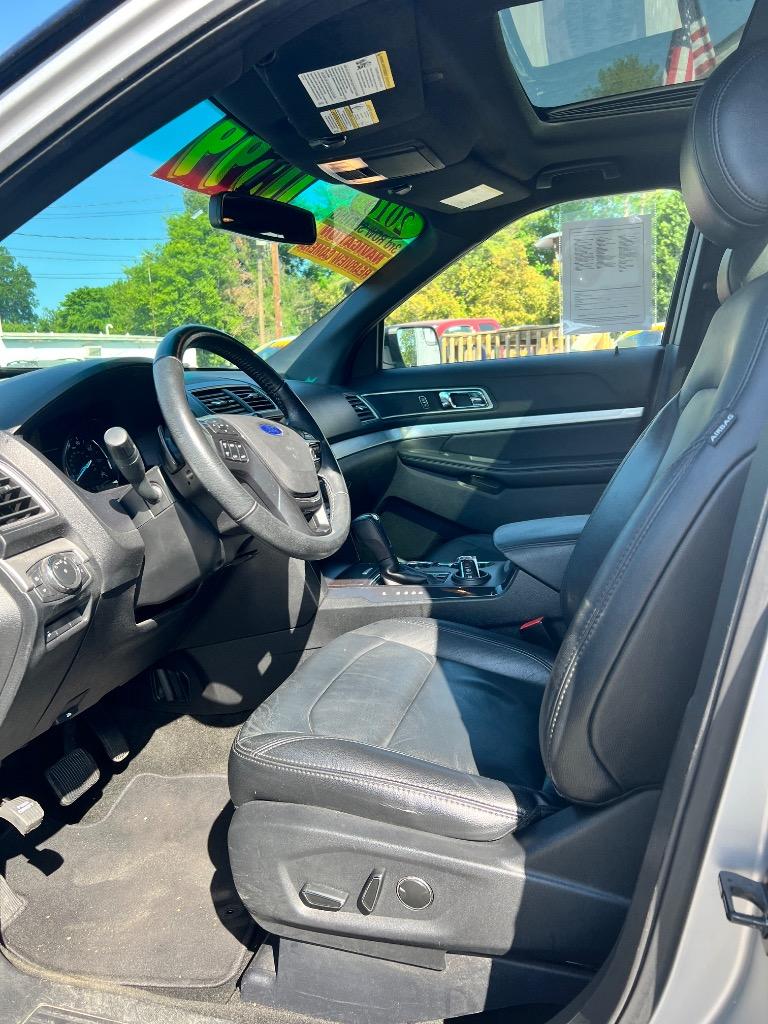2016 Ford Explorer - $10,999