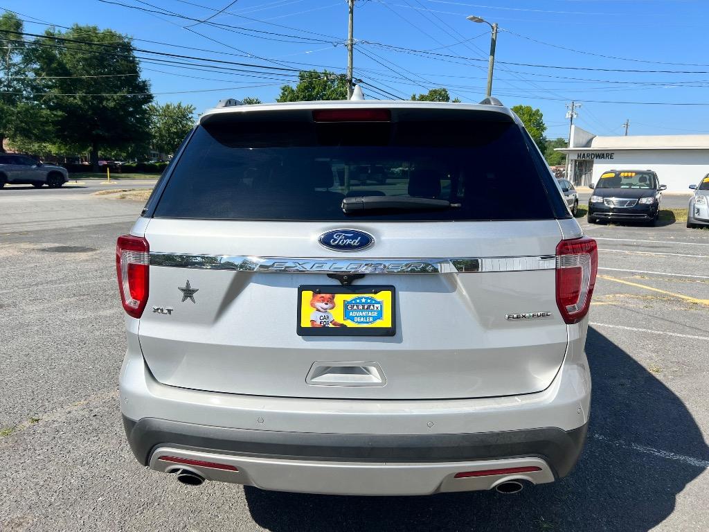 2016 Ford Explorer - $10,999