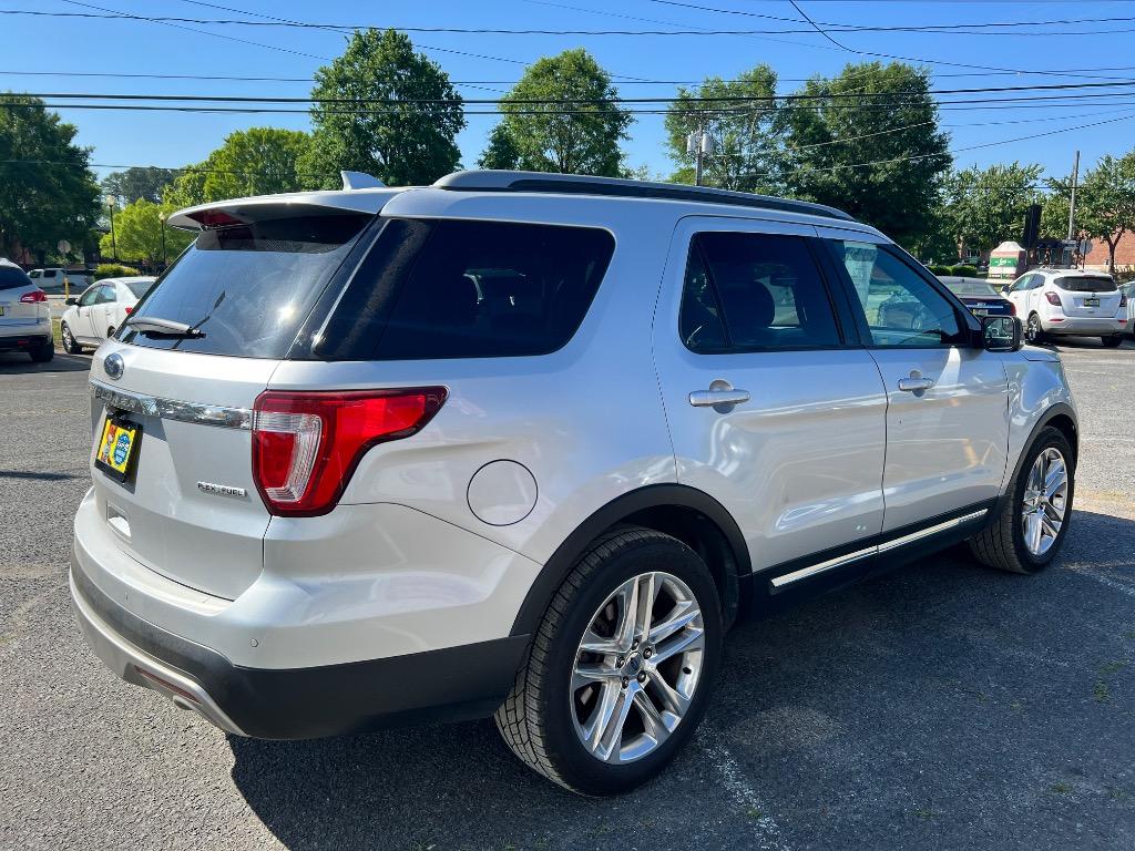 2016 Ford Explorer - $10,999
