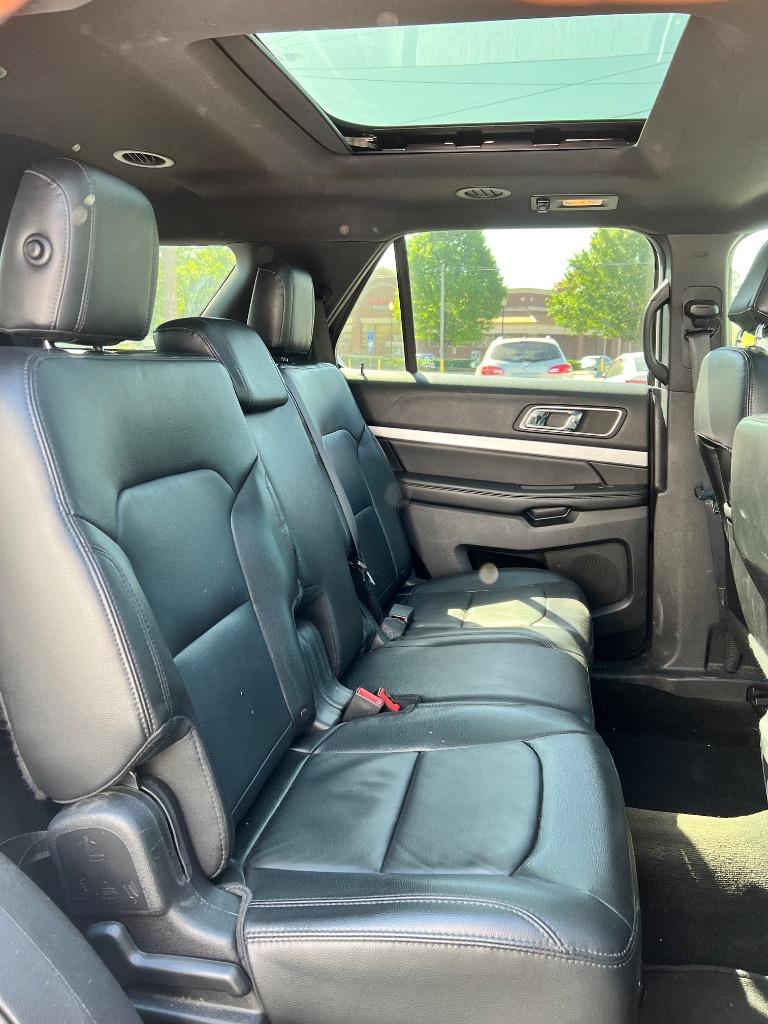 2016 Ford Explorer - $10,999