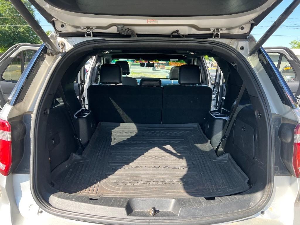 2016 Ford Explorer - $10,999