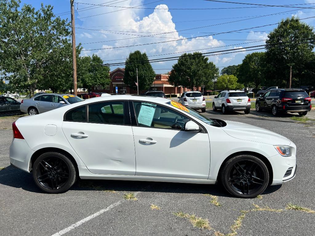 2017 Volvo S60 - $10,599