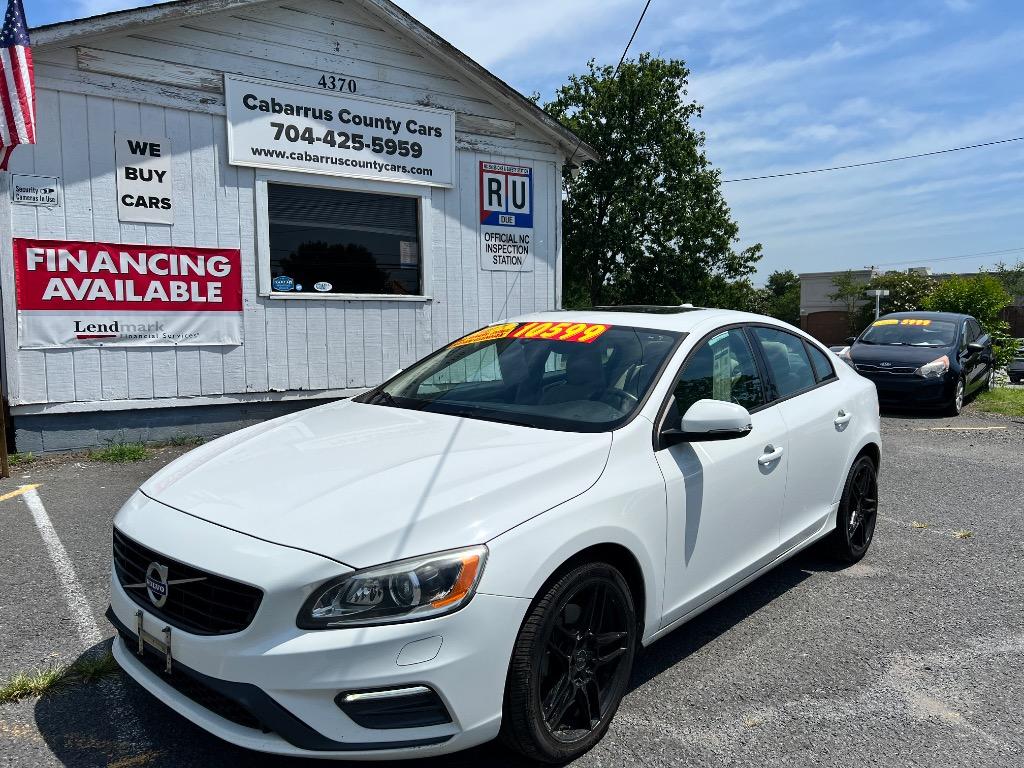 2017 Volvo S60 Blanco Sedán Tracción en las cuatro ruedas Automática