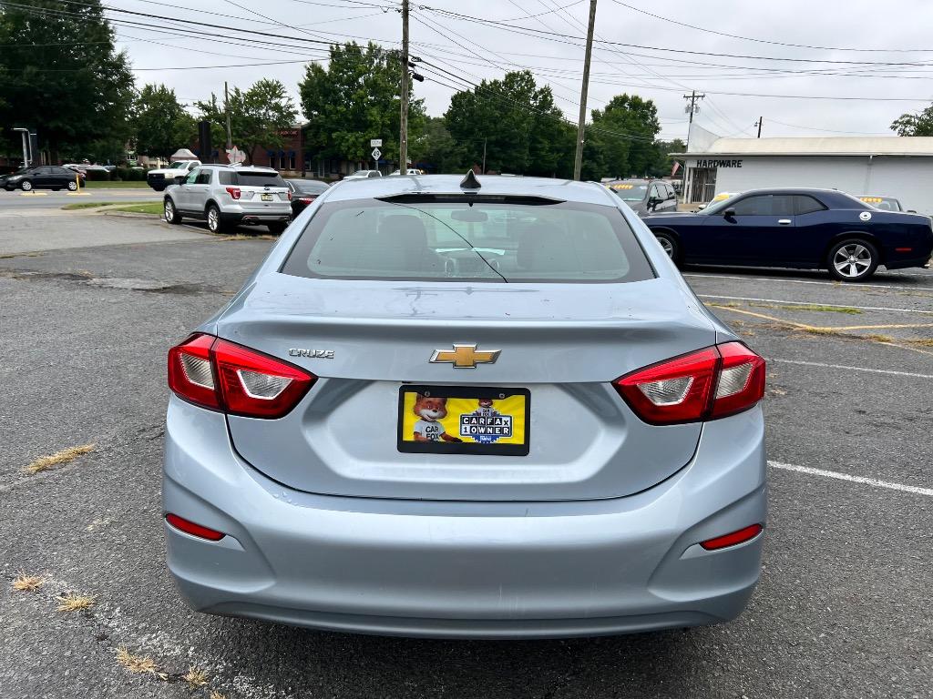 2018 Chevrolet Cruze - $9,599