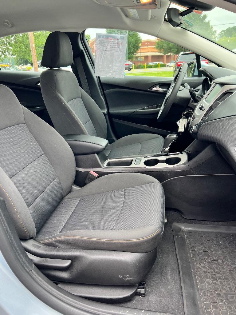 2018 Chevrolet Cruze - $9,599